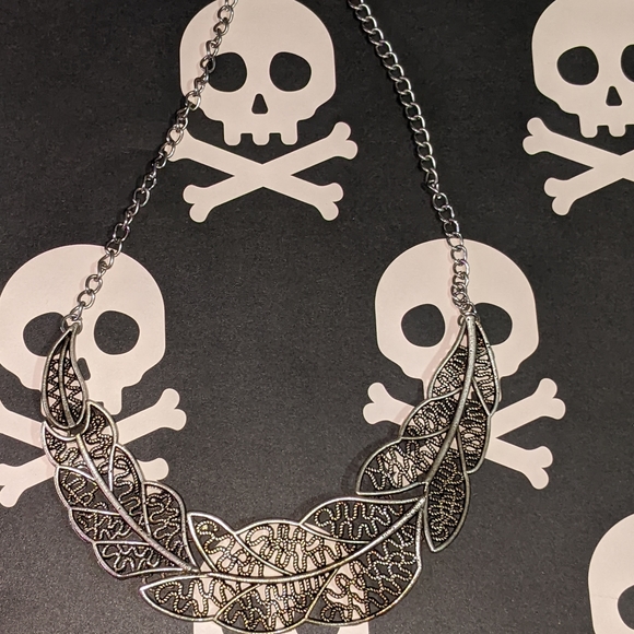 Pewter Toned Leaf Necklace - Picture 2 of 3